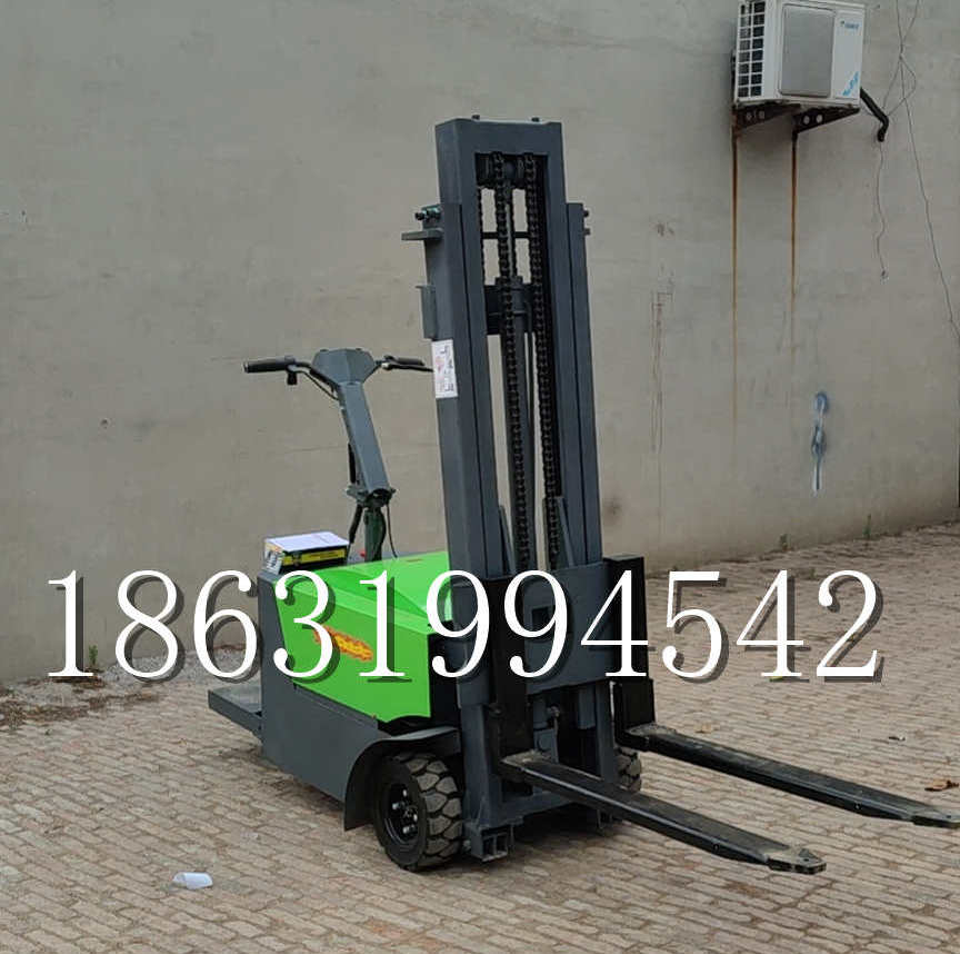 西岗区优程全电动叉车插腿式堆高车液压装卸车1.5吨升高小型站驾式铲车